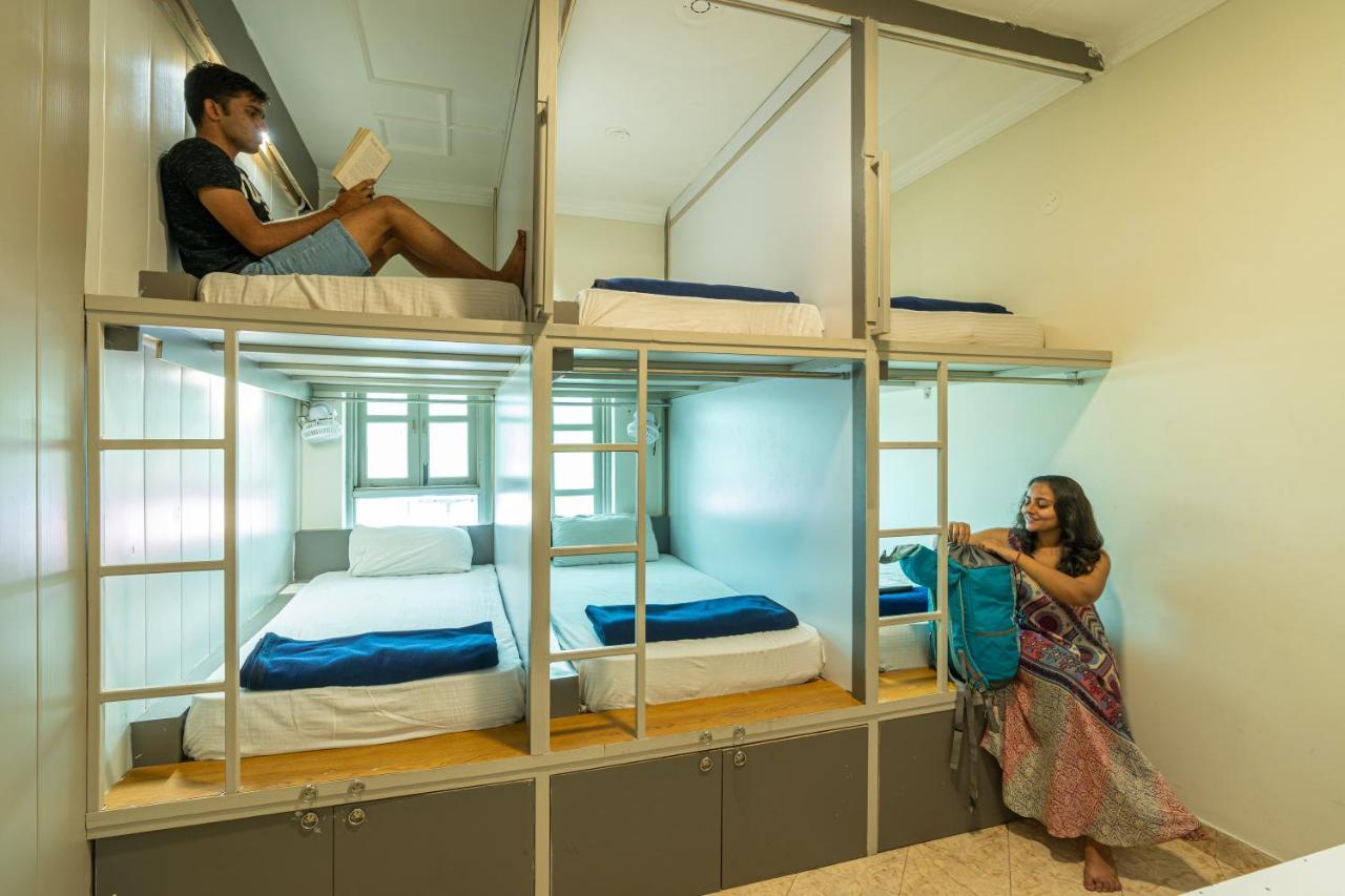 Madpackers Rishikesh Laxman Jhula Hostel Exterior foto