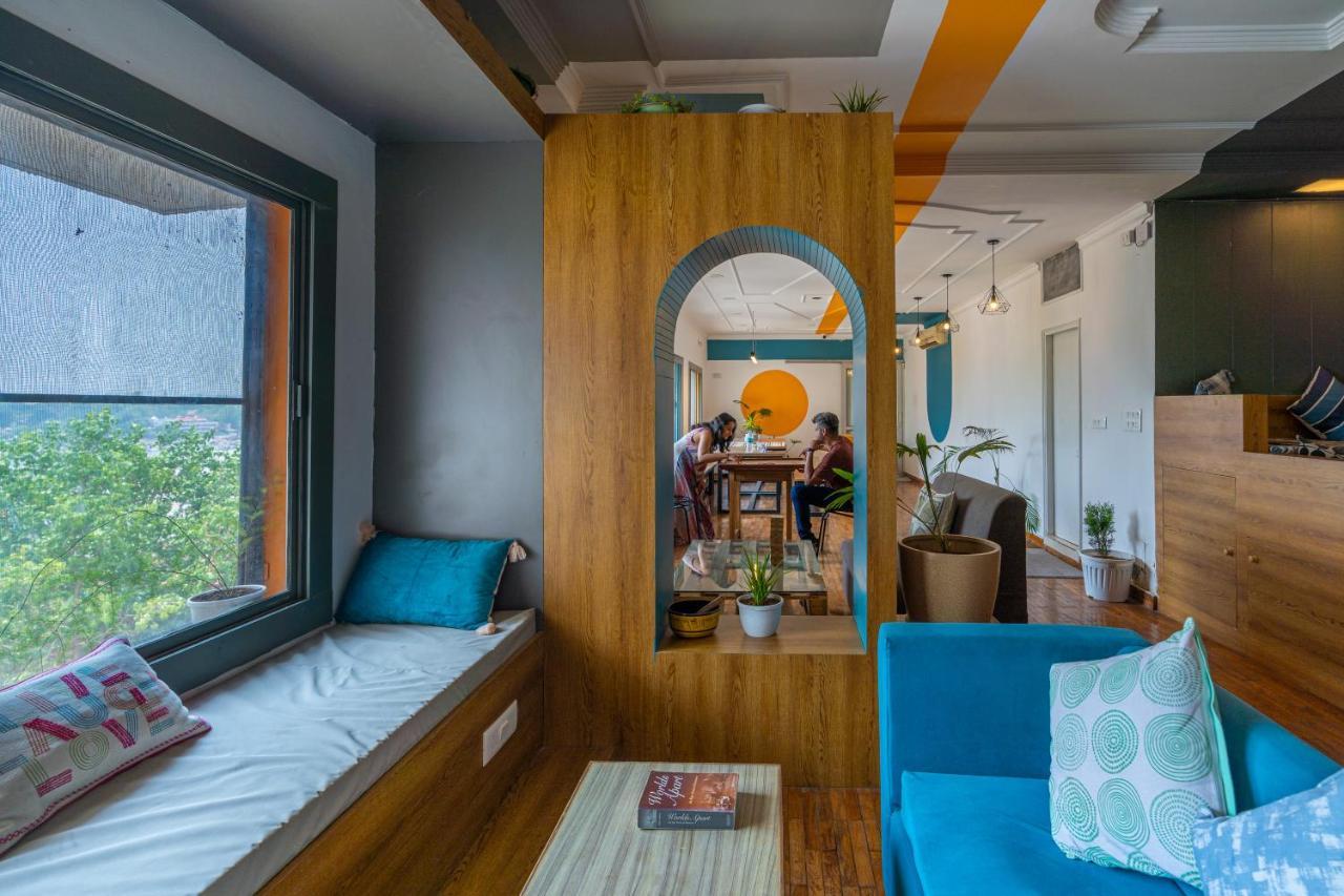 Madpackers Rishikesh Laxman Jhula Hostel Exterior foto